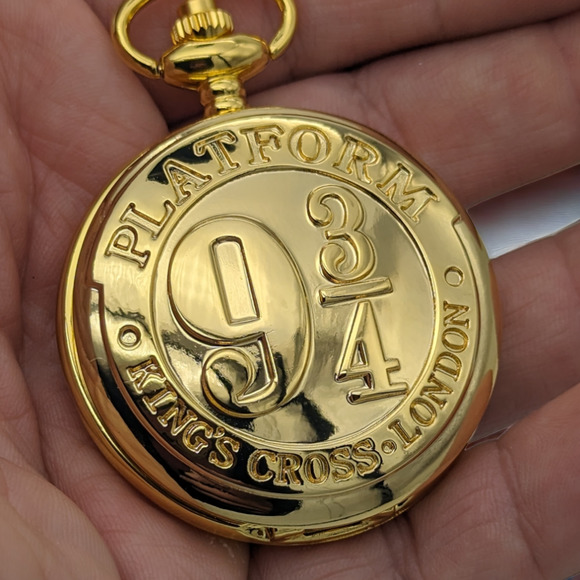 Harry Potter Pocket Watch NEW Gift Platform 9¾ King's Cross Hogwarts Express - Picture 1 of 7